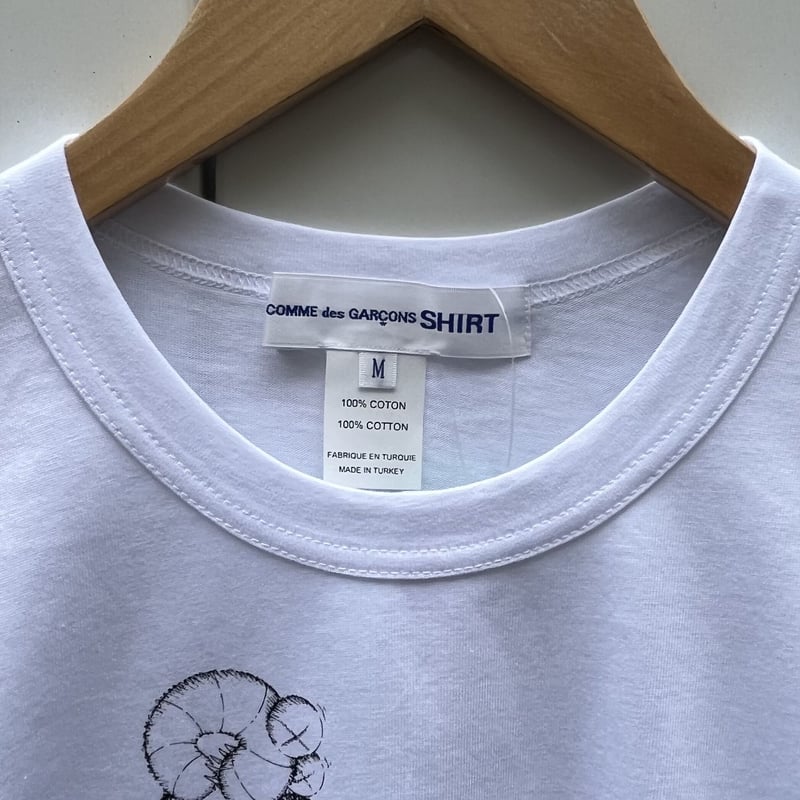 COMME des GARCOS SHIRT/コムデギャルソンシャツ KAWSコラボTシャツ ...