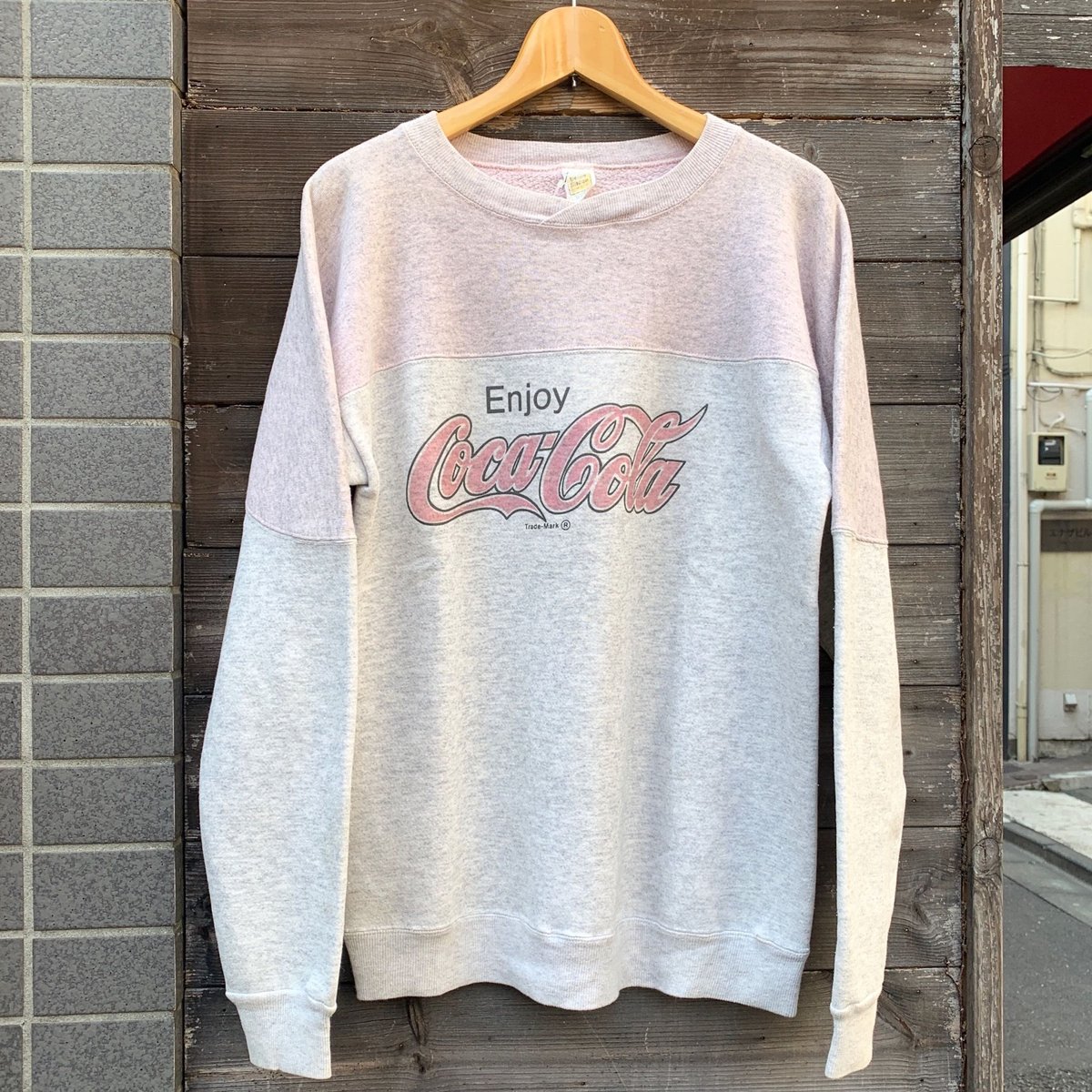 Coca-Cola ロゴ入り レッドスウェット ヴィンテージ Coca-Cola ロゴ入り レッドスウェット ヴィンテージ Z2