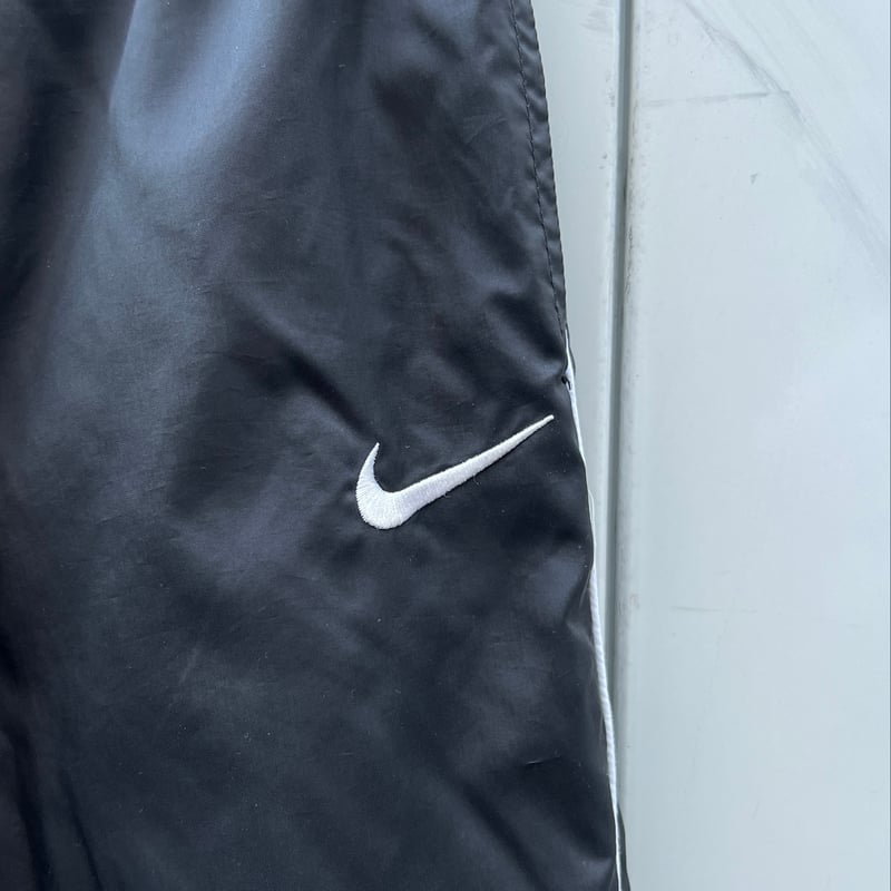 2000年古着　Nike サイドボタン付きブラックパンツ 2000年古着 Nike サイドボタン付きブラックパンツ（90年代〜00