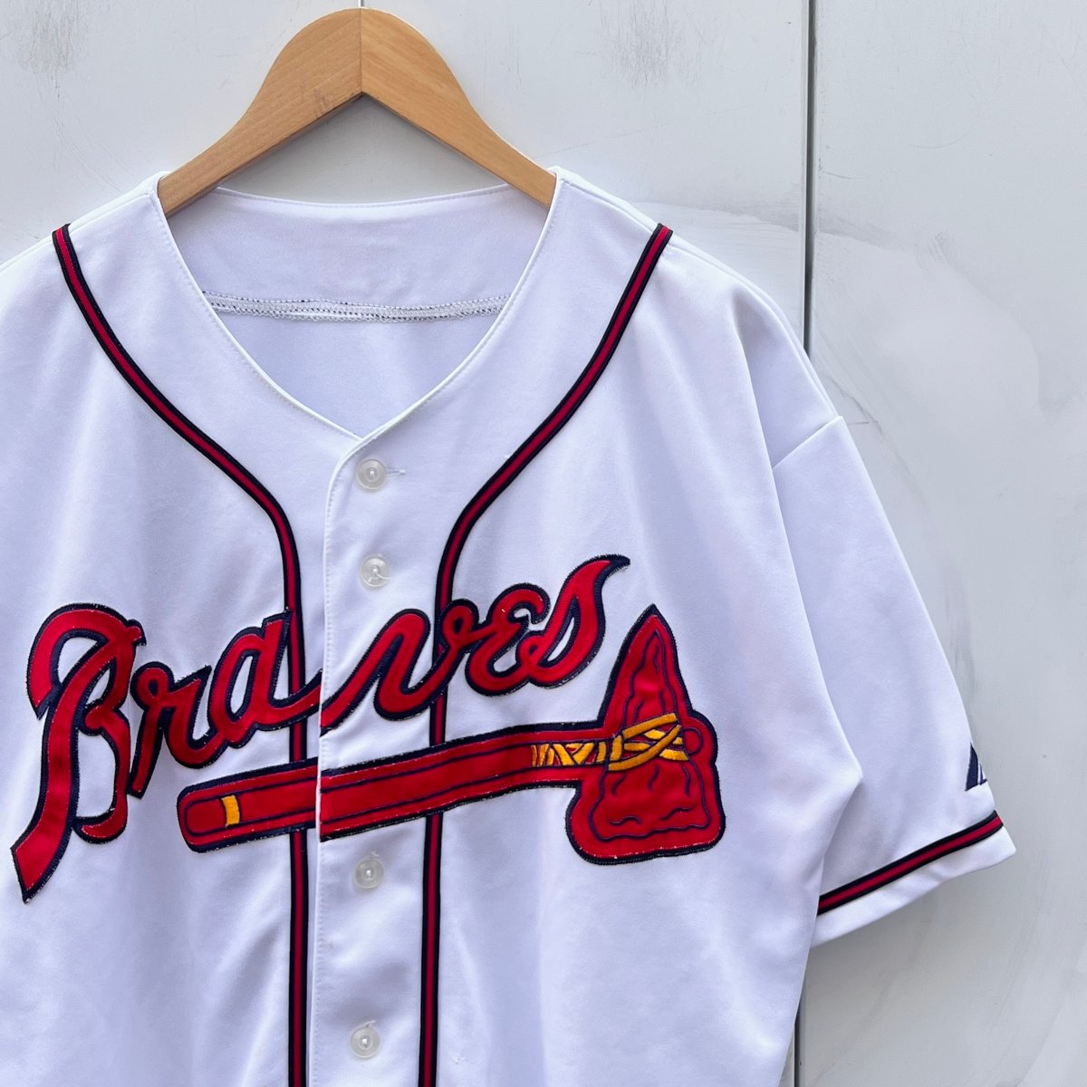 MAJESTIC MLB BRAVES/マジェスティック アトランタ ブレーブス １０ JONES ベースボールシャツ 90年代 (USED)