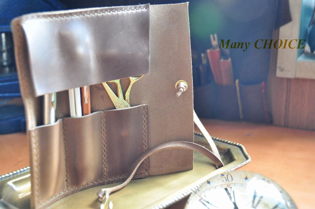 スムースプルアップレザー・ロールペンケース（マホガニー） | 時を