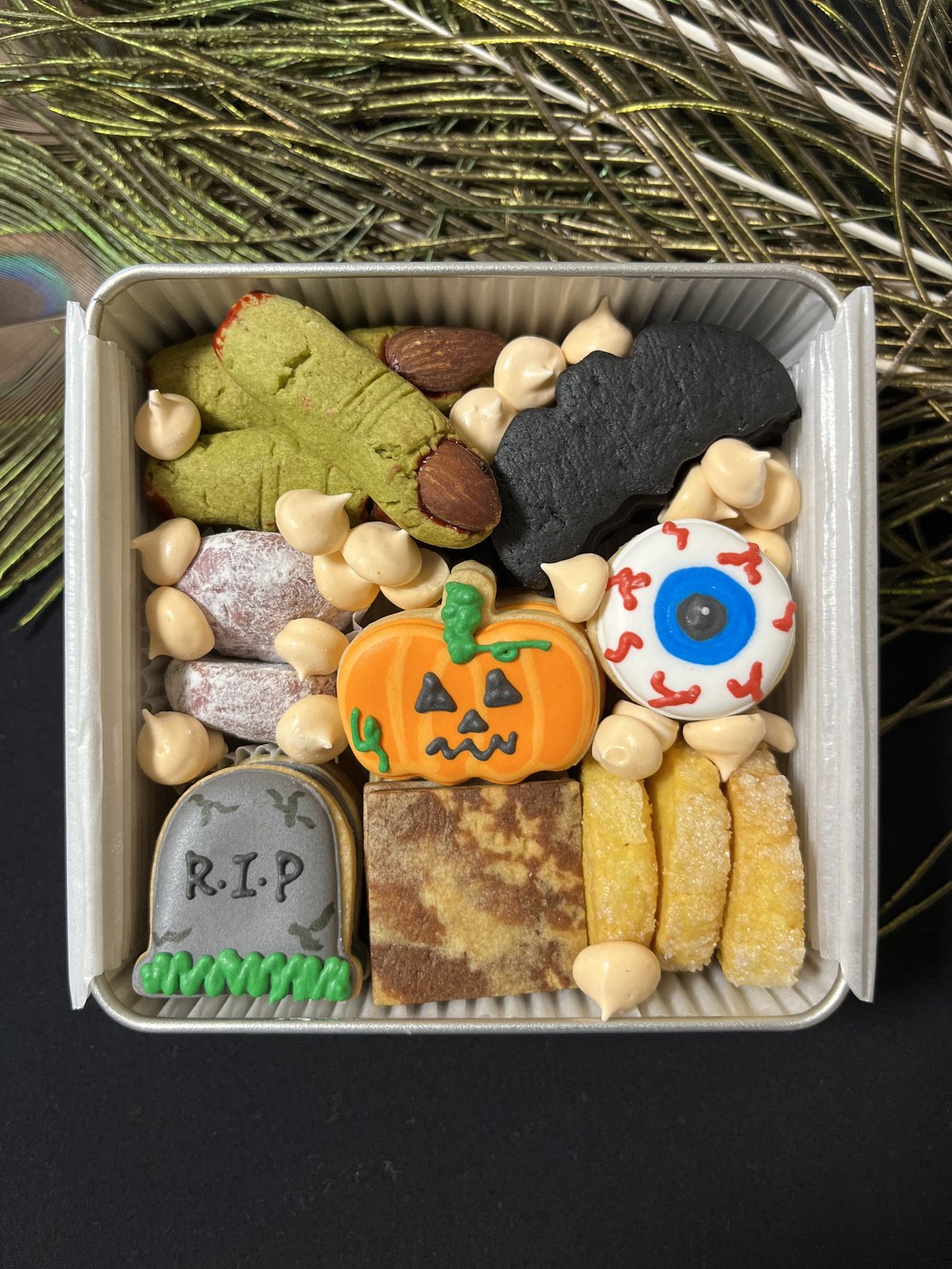 ハロウィンクッキー缶 | Cookie Mafia