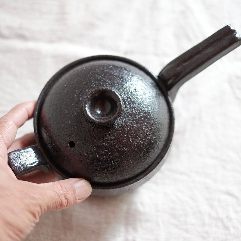 長谷園 片手ポット 黒 | kitchen gunnii