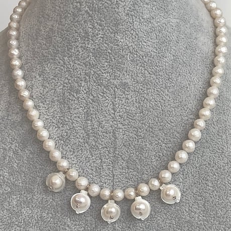 pearl necklace