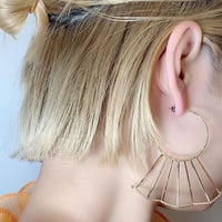 フリルビーズピアス  / ロングスティック