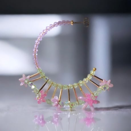 フリルショートピアス ・イヤリング/ bloom