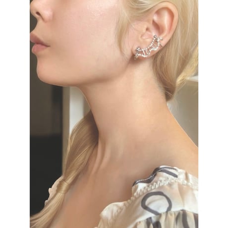 my tiny frill earring 〈イヤリングタイプ〉