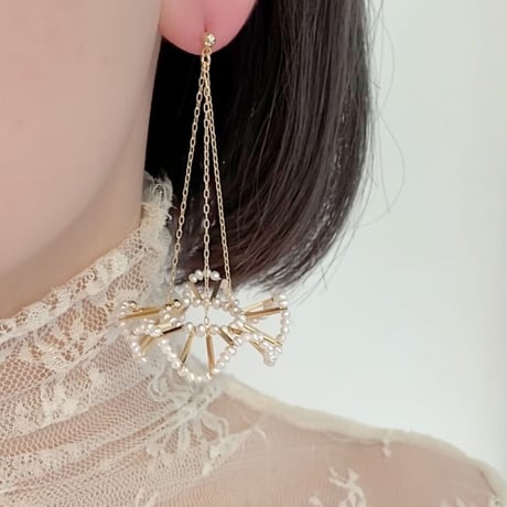 シャンデリアフリルピアス・イヤリング / ロングタイプ