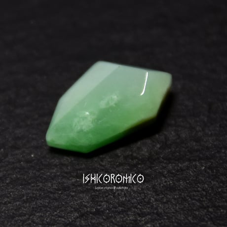 石で作るオーダージュエリー [翡翠 (糸魚川産)]