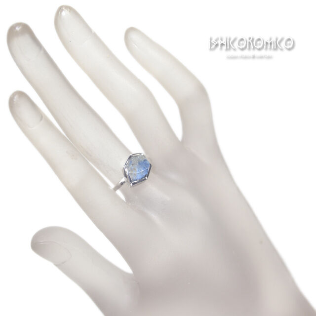 デュモルチェライトインクォーツのリング | 手磨き天然石のお店