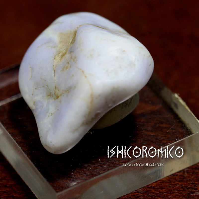 糸魚川産 ラベンダー翡翠原石 | 手磨き天然石のお店-イシコロミコ