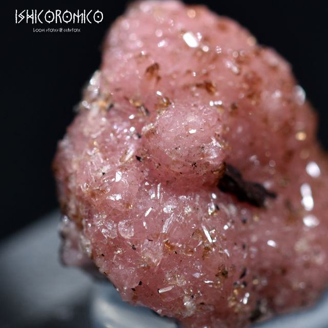 菱マンガン鉱共生水晶2.7kg ロードクロサイト インカローズ 鑑賞石 観賞石