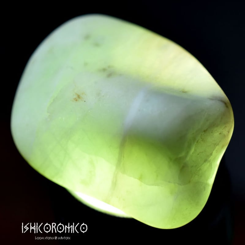 新潟県姫川　翡翠　美石 山水石美術館」 全国の水石・美石を紹介 糸魚川(姫川) 翡翠 緑・白