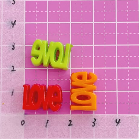 大穴ビーズ カラフル ＬＯＶＥ 8個 ビーズ ☆カスタムボールペン☆ハンドメイド☆パーツ☆素材☆キッズアクセサリー☆かわいい☆ゆめかわいい☆パステル☆