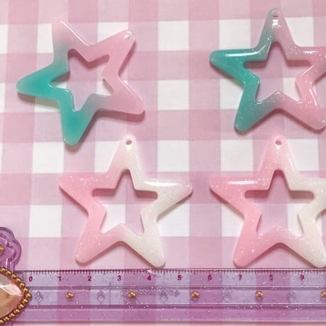 ゆめかわ☆スターチャーム 4個☆ハンドメイド☆パーツ☆素材☆キッズアクセサリー☆かわいい☆ゆめかわいい☆パステル☆