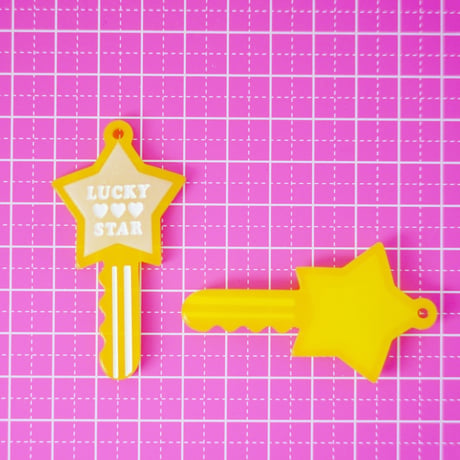 星 カギチャーム イエロー 4個 ☆ハンドメイド☆パーツ☆素材☆キッズアクセサリー☆かわいい☆ゆめかわいい☆パステル☆ファンシーぷらんたん