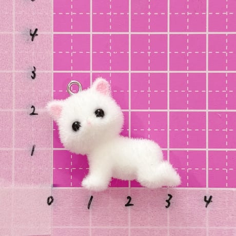 猫 チャーム  ハイハイ １個 ☆ ハンドメイド☆パーツ☆素材☆キッズアクセサリー☆かわいい☆ゆめかわいい☆パステル☆
