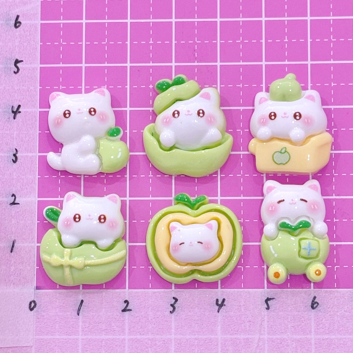 econeco エコネコ絵子猫　リンゴクッション　ハンドメイドApple fit=scale-down,w=1200