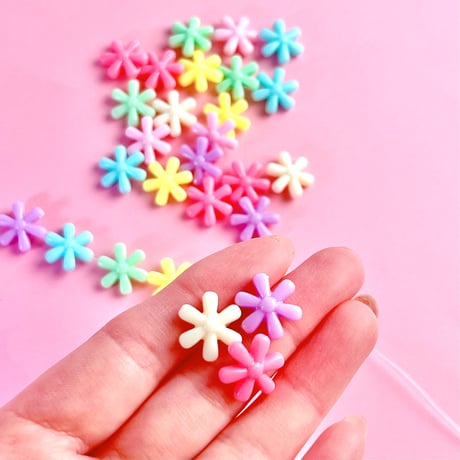 パステル ミニフラワー デイジー ビーズ 30個 ☆ハンドメイド☆パーツ☆素材☆キッズアクセサリー☆かわいい☆ゆめかわいい☆パステル☆ファンシーぷらんたん