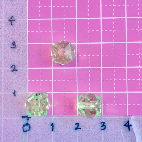 キューブカット ビーズ 緑 30個 ☆ハンドメイド☆パーツ☆素材☆キッズアクセサリー☆かわいい☆ゆめかわいい☆パステル☆