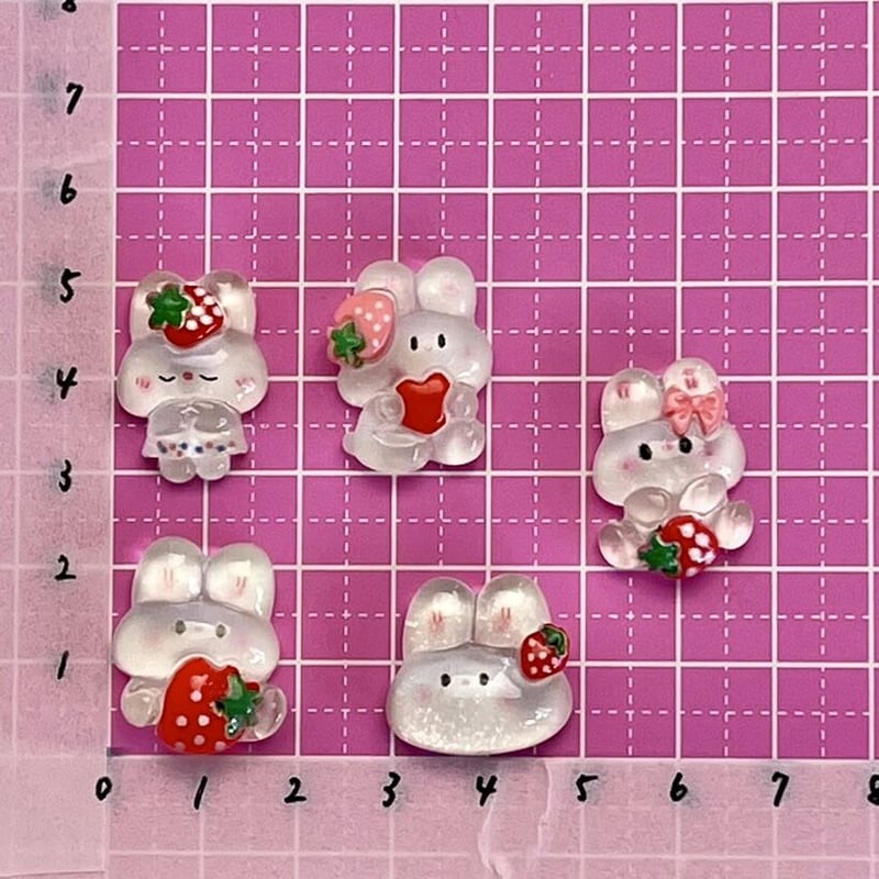 うさぎといちごパネル生地　ハンドメイド うさぎといちご 生地 ピンク