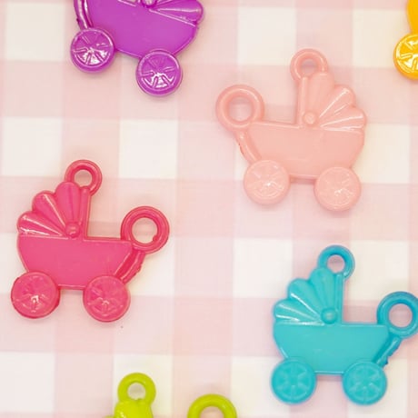 カラフル ベビーカー チャーム 10個 ☆ハンドメイド☆パーツ☆素材☆キッズアクセサリー☆かわいい☆ゆめかわいい☆パステル☆ファンシーぷらんたん