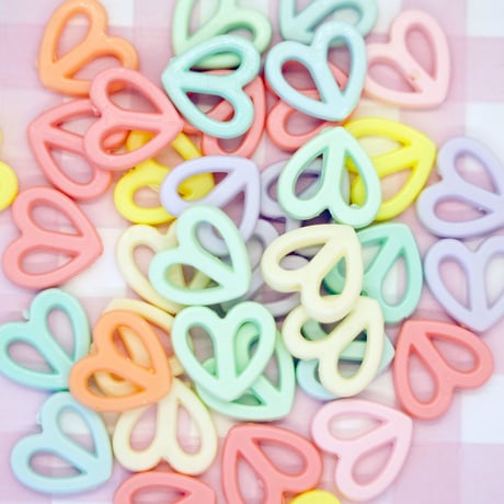 パステル ハート くり抜き ビーズ 30個 ☆ハンドメイド☆パーツ☆素材☆キッズアクセサリー☆かわいい☆ゆめかわいい☆パステル☆ファンシーぷらんたん
