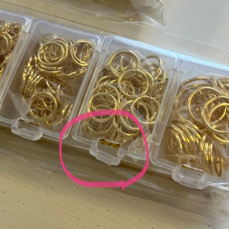 丸カン ゴールド  約1450個 7サイズ ケース入り ☆ハンドメイド☆パーツ☆素材☆キッズアクセサリー☆かわいい☆ゆめかわいい☆パステル☆デコパーツ☆カボション☆