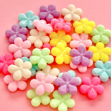 パステル 小さなお花 ビーズ 30個 ☆ハンドメイド☆パーツ☆素材☆キッズアクセサリー☆かわいい☆ゆめかわいい☆パステル☆ファンシーぷらんたん