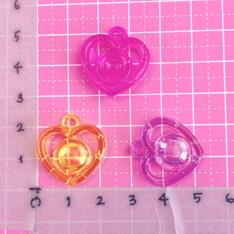 クリア ビーズイン ハートチャーム 8個☆ハンドメイド☆パーツ☆素材