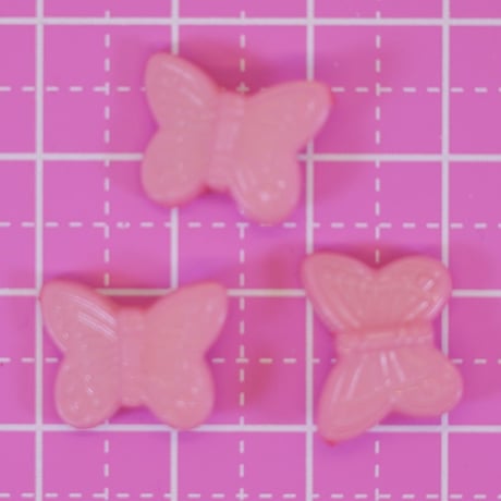 ちょうちょ ビーズ ピンク 30個 ☆ハンドメイド☆パーツ☆素材☆キッズアクセサリー☆かわいい☆ゆめかわいい☆パステル☆ファンシーぷらんたん