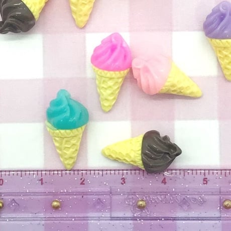 ソフトクリーム デコパーツ 5個☆ハンドメイド☆パーツ☆素材☆キッズアクセサリー☆かわいい☆ゆめかわいい☆パステル☆