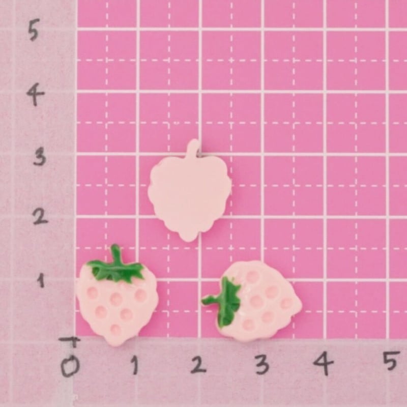 ミニ いちご デコパーツ 10個 ☆ハンドメイド☆パーツ☆素材☆キッズ