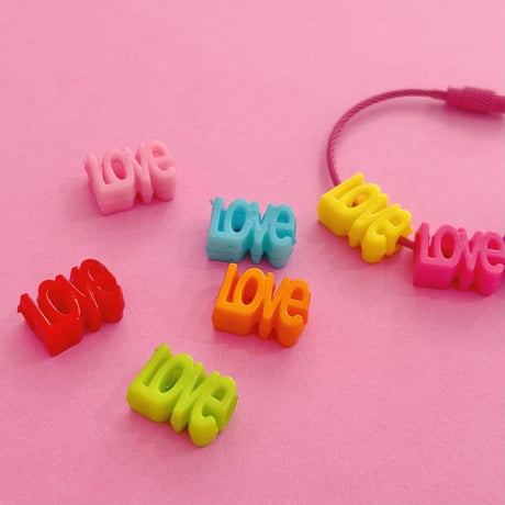 大穴ビーズ カラフル ＬＯＶＥ 8個 ビーズ ☆カスタムボールペン☆ハンドメイド☆パーツ☆素材☆キッズアクセサリー☆かわいい☆ゆめかわいい☆パステル☆