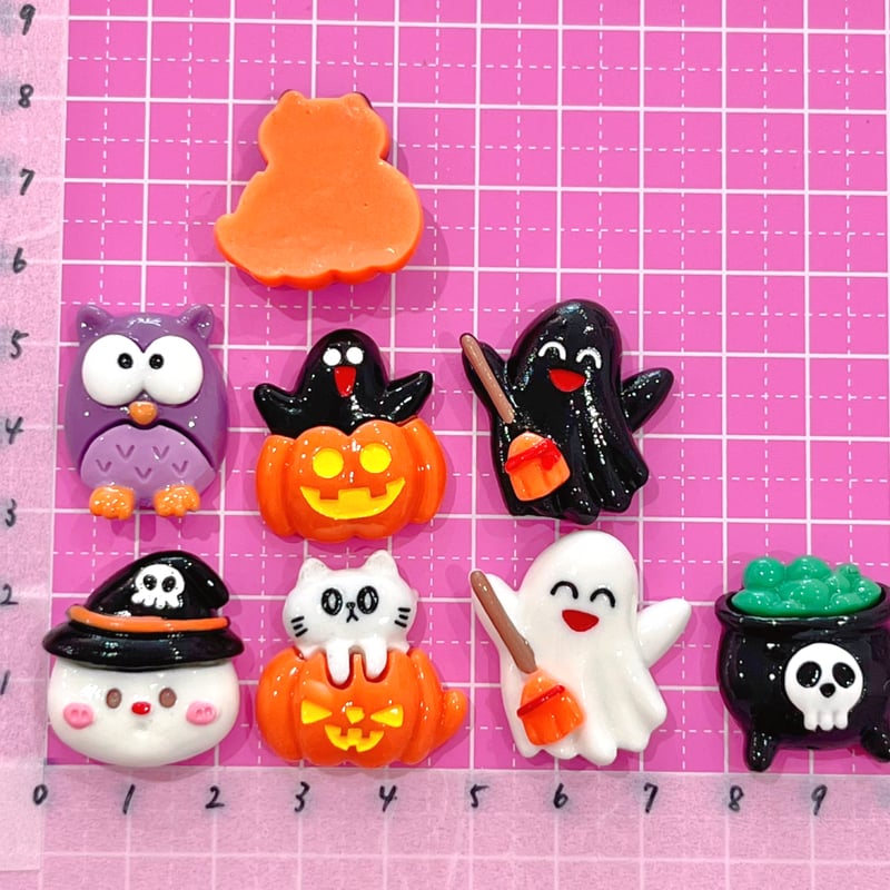 わいわいハロウィン☆ わいわい ハロウィン 8個 ☆ ハンドメイド☆パーツ☆素材