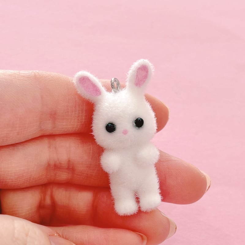 うさぎチャーム 白 1個 ☆ ハンドメイド☆パーツ☆素材☆キッズ