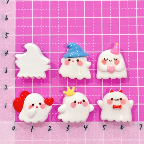 おばけちゃん 6個 ハロウィン デコパーツ ☆ ハンドメイド☆パーツ☆素材☆キッズアクセサリー☆かわいい☆ゆめかわいい☆パステル☆