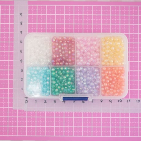 【訳あり】オーロラ 丸ビーズ  4ミリ  ケース入り☆ハンドメイド☆パーツ☆素材☆キッズアクセサリー☆かわいい☆ゆめかわいい☆パステル☆ファンシーぷらんたん