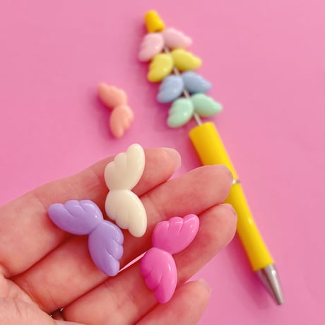 大穴ビーズ  パステル 天使の羽 8個  ☆カスタムボールペン☆ハンドメイド☆パーツ☆素材☆キッズアクセサリー☆かわいい☆ゆめかわいい☆パステル☆