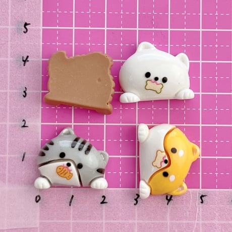もぐもぐ 犬・ねこ mix デコパーツ 8個 ☆ハンドメイド☆デコパーツ☆素材☆キッズアクセサリー☆かわいい☆ゆめかわいい☆パステル