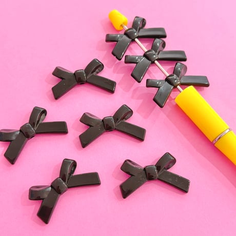 大穴ビーズ  細リボン 黒 ８個  ☆カスタムボールペン☆ハンドメイド☆パーツ☆素材☆キッズアクセサリー☆かわいい☆ゆめかわいい☆パステル☆