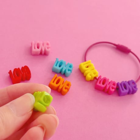 大穴ビーズ カラフル ＬＯＶＥ 8個 ビーズ ☆カスタムボールペン☆ハンドメイド☆パーツ☆素材☆キッズアクセサリー☆かわいい☆ゆめかわいい☆パステル☆