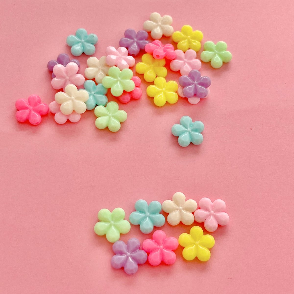 パステル 小さなお花 ビーズ 30個 ☆ハンドメイド☆パーツ☆素材