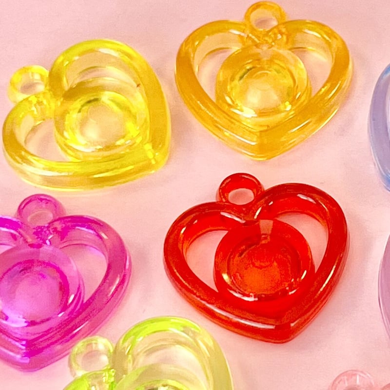 クリア ビーズイン ハートチャーム 8個☆ハンドメイド☆パーツ☆素材