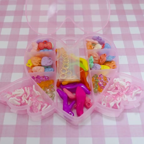 羽ハート プラケース 2個 ☆ハンドメイド☆パーツ☆素材☆キッズアクセサリー☆かわいい☆ゆめかわいい☆パステル☆ファンシーぷらんたん