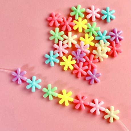 パステル ミニフラワー デイジー ビーズ 30個 ☆ハンドメイド☆パーツ☆素材☆キッズアクセサリー☆かわいい☆ゆめかわいい☆パステル☆ファンシーぷらんたん