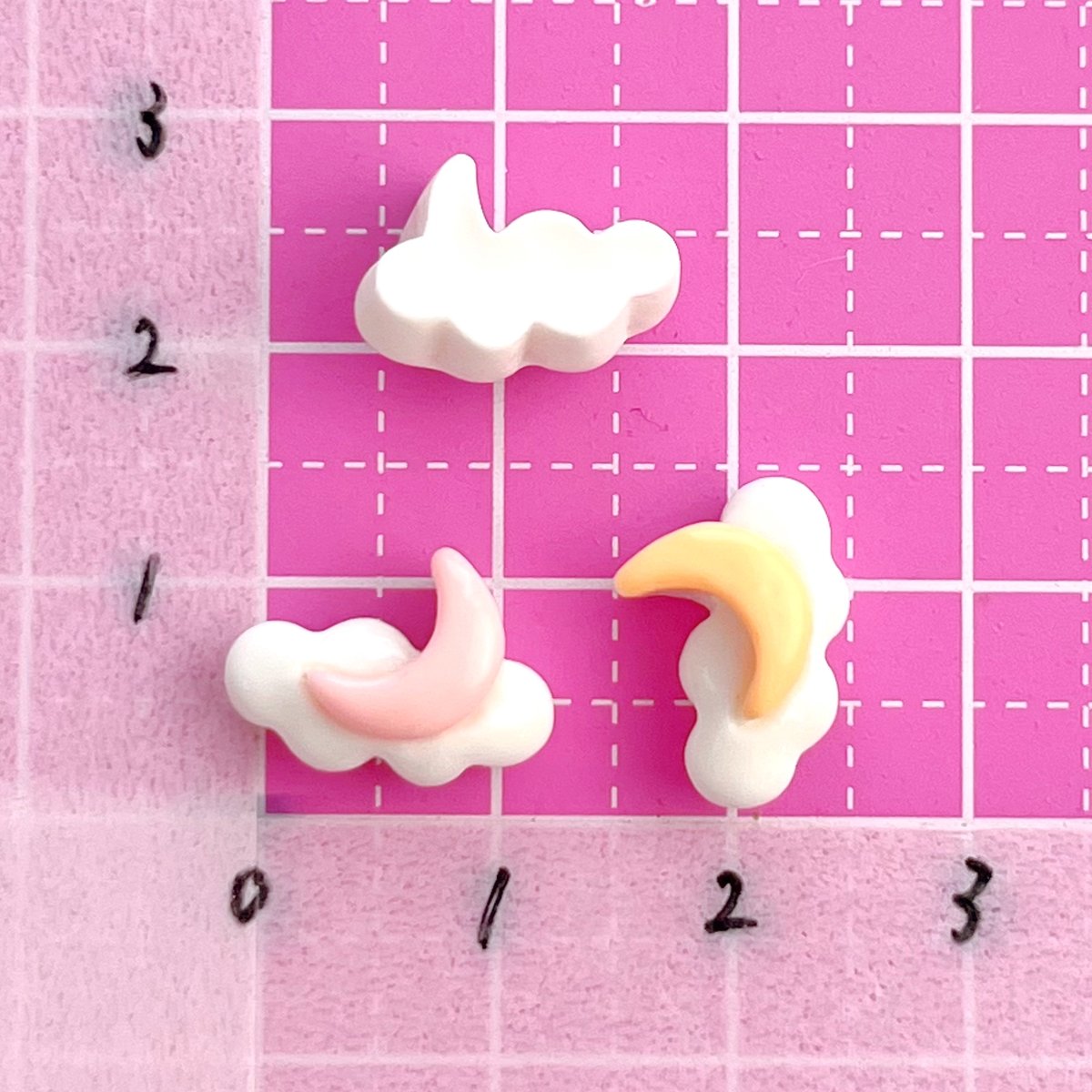 ミニ くも お月さま デコパーツ 6個 ☆ ハンドメイド☆パーツ☆素材