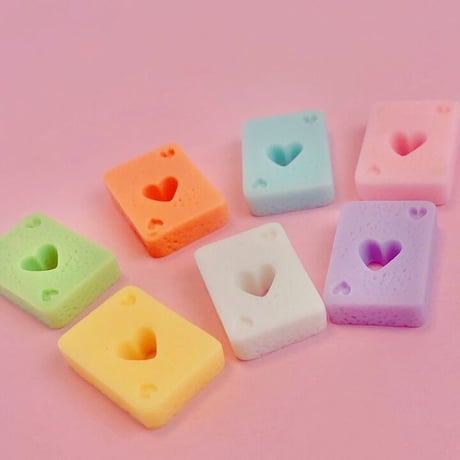 ハート トランプ デコパーツ 7個 ☆ハンドメイド☆パーツ☆素材☆キッズアクセサリー☆かわいい☆ゆめかわいい☆パステル