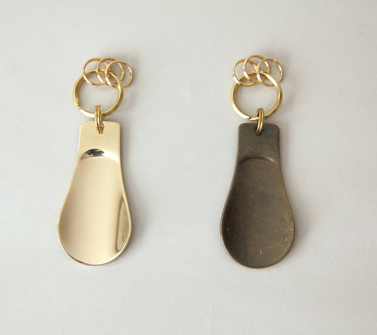 BRASS SHOE HORN KEYRING S PICUS