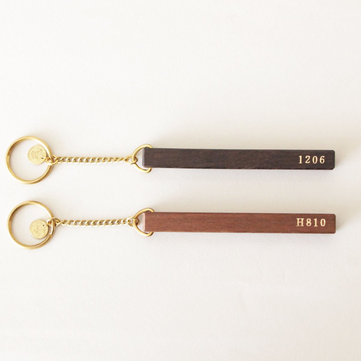 WOOD HOTEL KEY-HOLDER FREE NO. 片面箔押し/ 両面（表面と裏